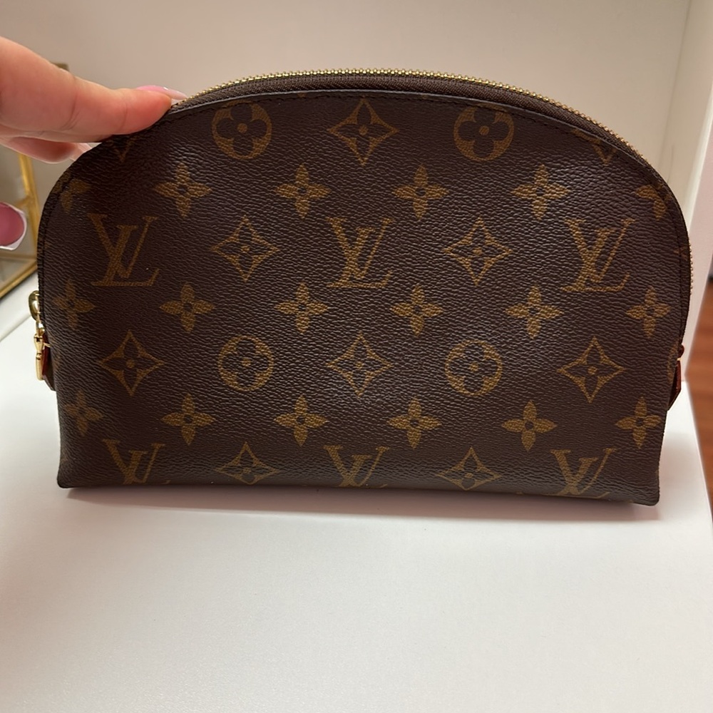 Louis Vuitton Cosmetic Pouch GM - Picture 3 of 10